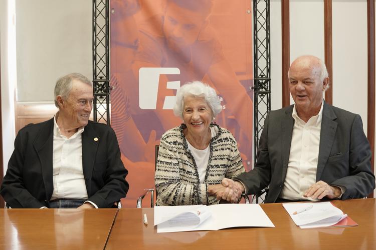 Firma del acuerdo de mecenazgo de la familia Martell Hernández para la «Cátedra Lizardo Martell Cárdenes» en la FULP