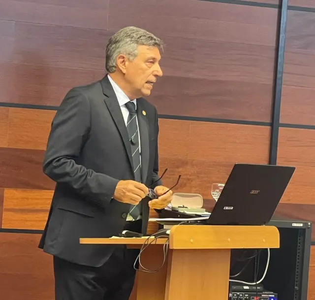 Antonio Fernández, patrono de la FULP, se convierte en el primer veterinario en ingresar en la Real Academia Canaria de Ciencias