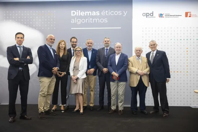 Pilar Llácer reflexiona sobre los desafíos éticos de la inteligencia artificial en el marco de la Cátedra Lizardo Martell Cárdenes